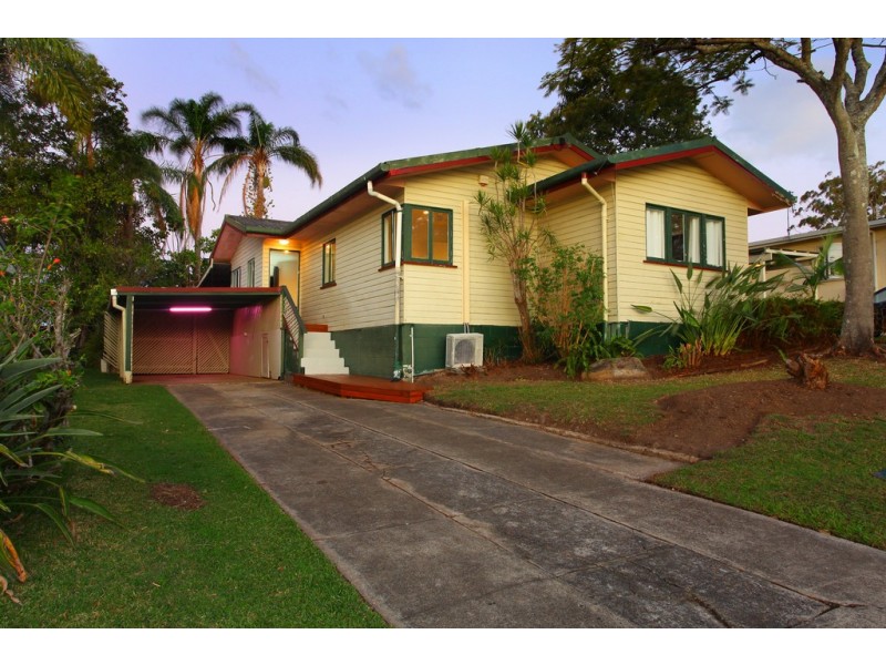 6 Joan Street, Southport QLD 4215