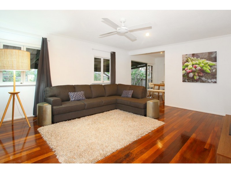 6 Joan Street, Southport QLD 4215