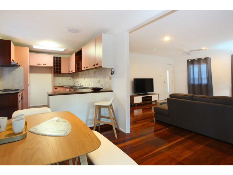 6 Joan Street, Southport QLD 4215