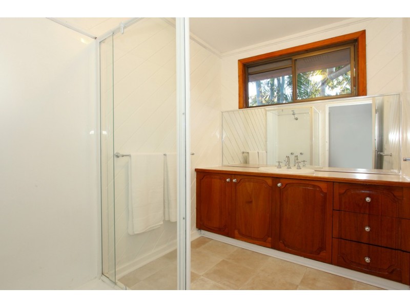 6 Joan Street, Southport QLD 4215