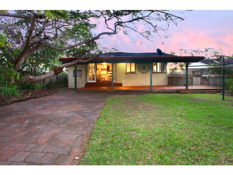6 Joan Street, Southport QLD 4215