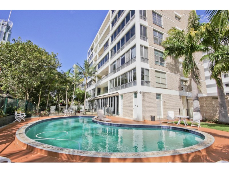 8/11 Paradise Island, Surfers Paradise QLD 4217