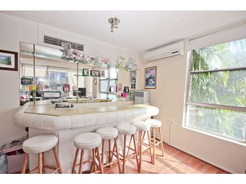 8/11 Paradise Island, Surfers Paradise QLD 4217
