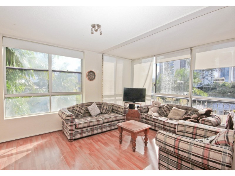 8/11 Paradise Island, Surfers Paradise QLD 4217