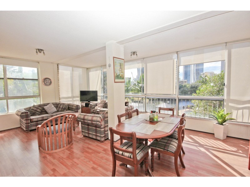 8/11 Paradise Island, Surfers Paradise QLD 4217