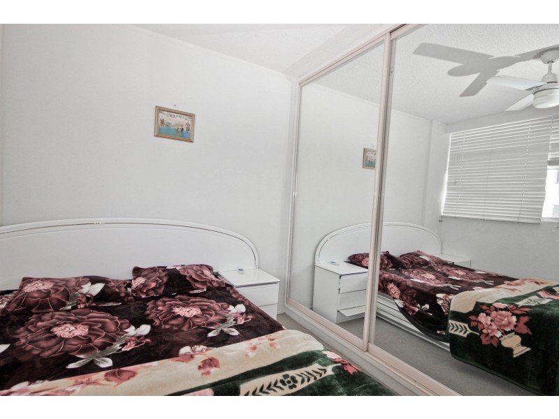 8/11 Paradise Island, Surfers Paradise QLD 4217