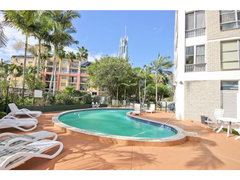 8/11 Paradise Island, Surfers Paradise QLD 4217