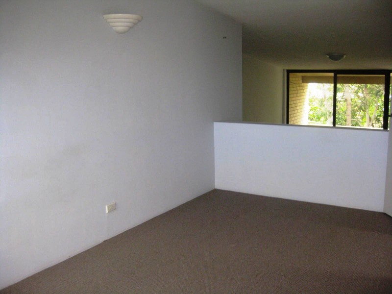 11/20 Rudd St, Broadbeach Waters QLD 4218