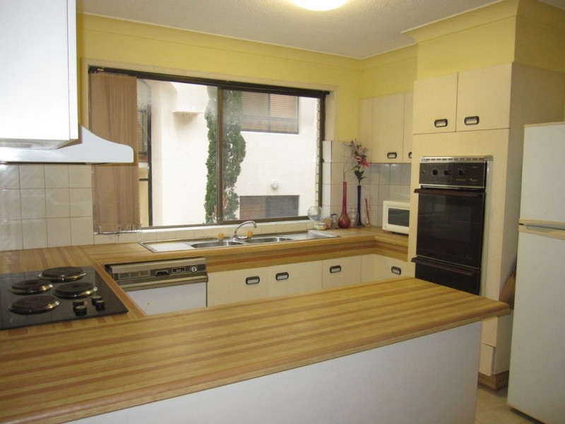 5/14 St Kilda Ave, Broadbeach QLD 4218