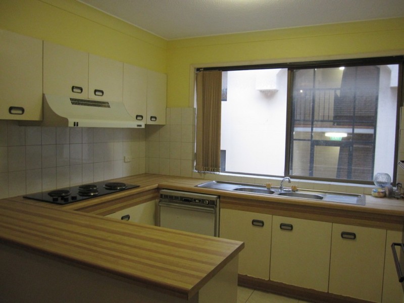 5/14 St Kilda Ave, Broadbeach QLD 4218