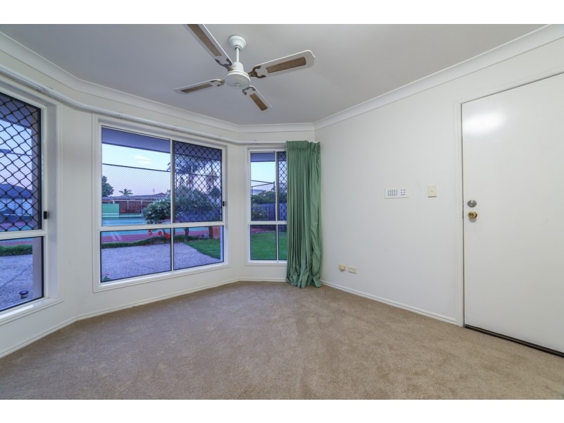4 Saxonvale Terrace, Mermaid Waters QLD 4218