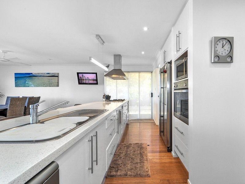 2 Laurel Court, Sorrento QLD 4217