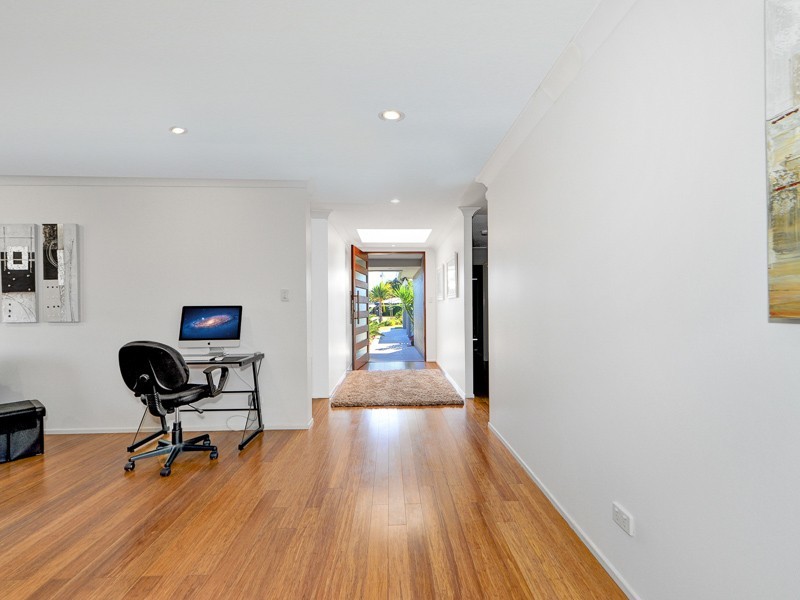 2 Laurel Court, Sorrento QLD 4217