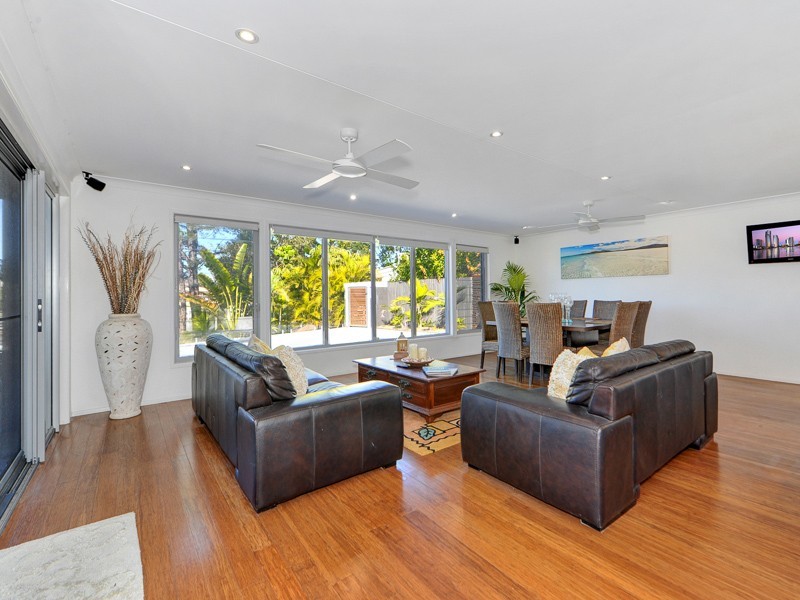 2 Laurel Court, Sorrento QLD 4217