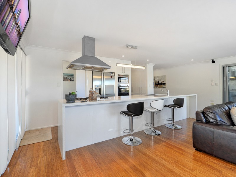 2 Laurel Court, Sorrento QLD 4217