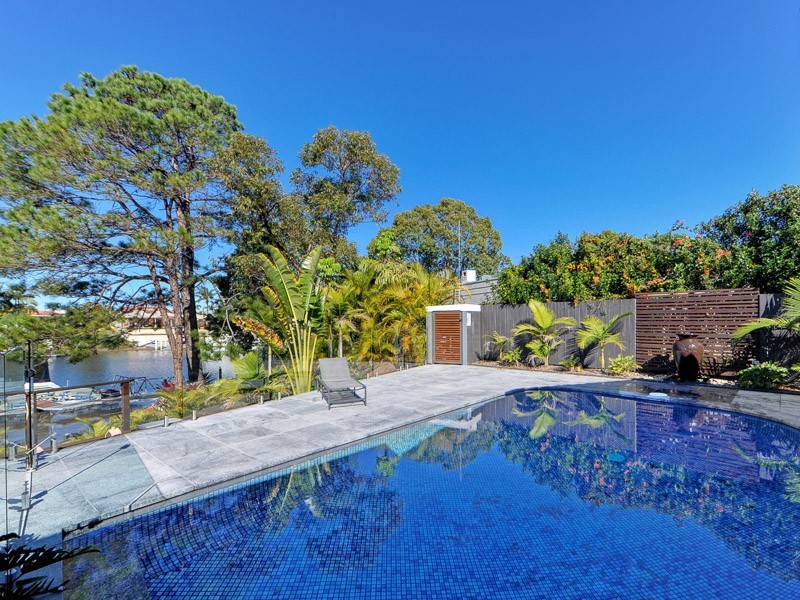 2 Laurel Court, Sorrento QLD 4217