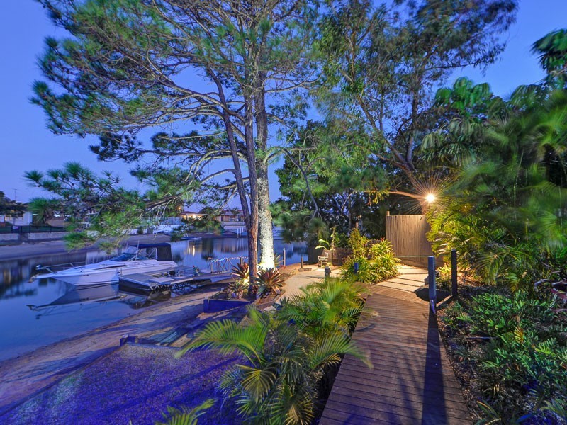 2 Laurel Court, Sorrento QLD 4217