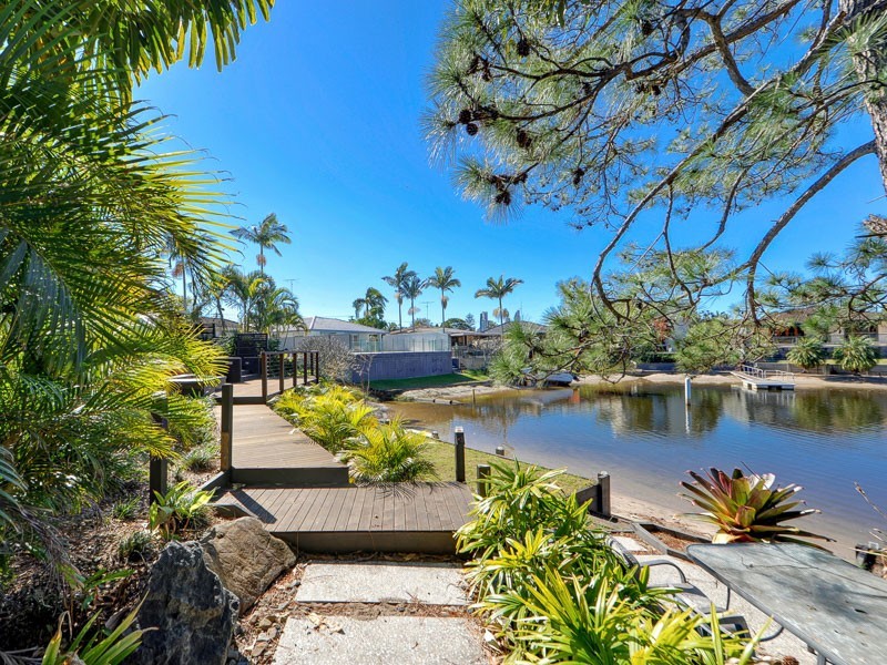 2 Laurel Court, Sorrento QLD 4217