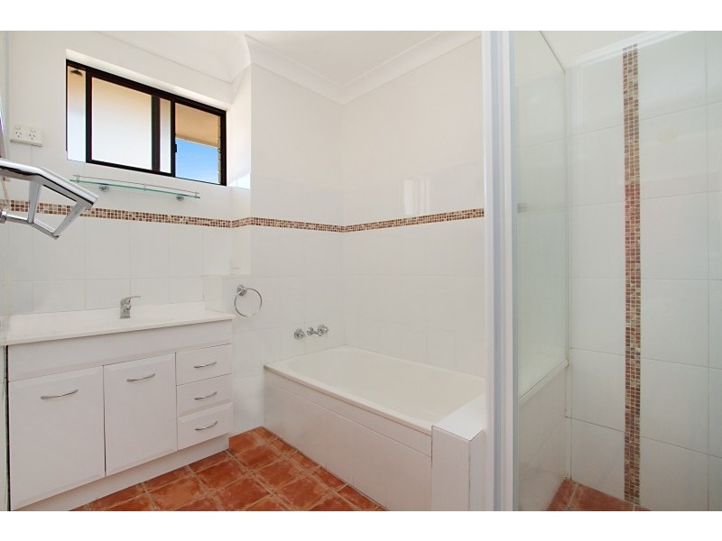 11 ‘Family Lodge’ 22 Duet Drive, Mermaid Waters QLD 4218