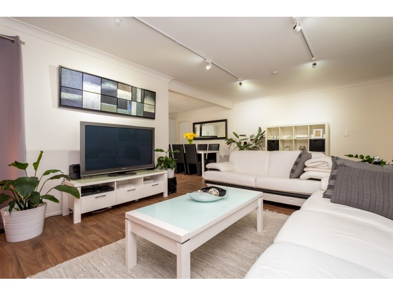 143 Bayview Street, Runaway Bay QLD 4216