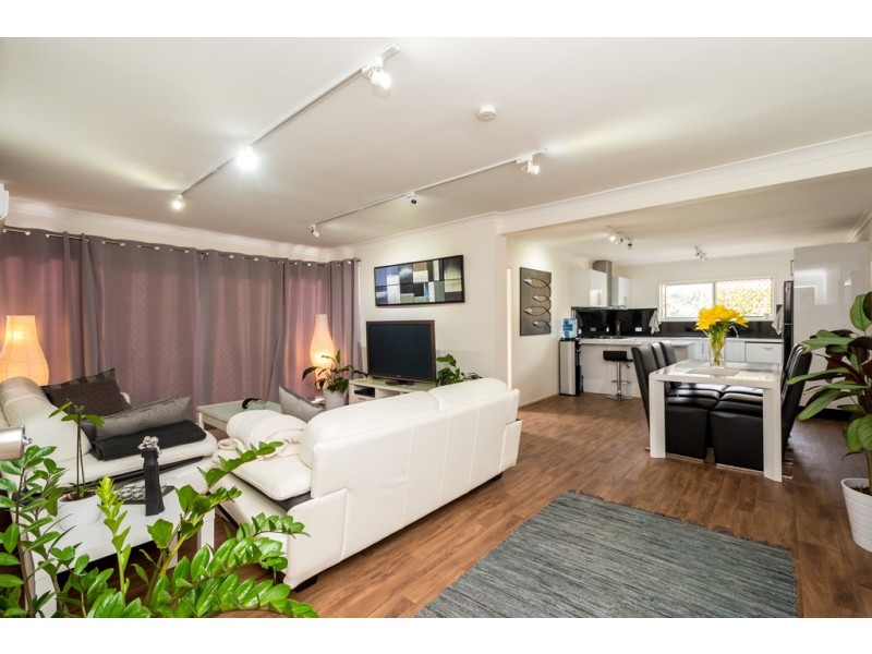 143 Bayview Street, Runaway Bay QLD 4216