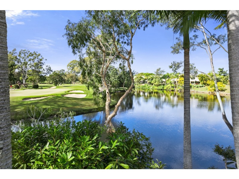 Villa 4 Bradford South Rhode Island 125 Santa Cruz Blvd, Clear Island Waters QLD 4226