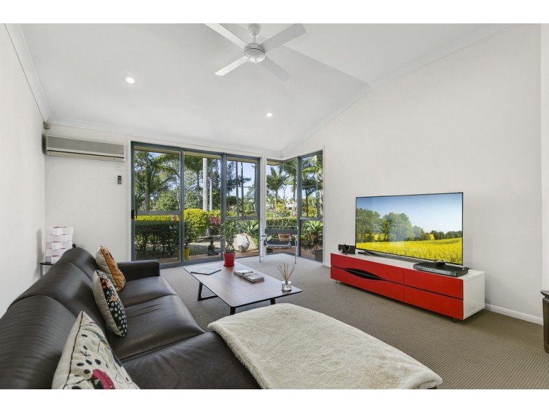 Villa 4 Bradford South Rhode Island 125 Santa Cruz Blvd, Clear Island Waters QLD 4226
