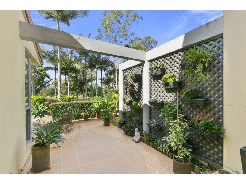 Villa 4 Bradford South Rhode Island 125 Santa Cruz Blvd, Clear Island Waters QLD 4226