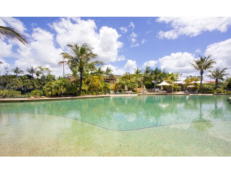 Villa 4 Bradford South Rhode Island 125 Santa Cruz Blvd, Clear Island Waters QLD 4226