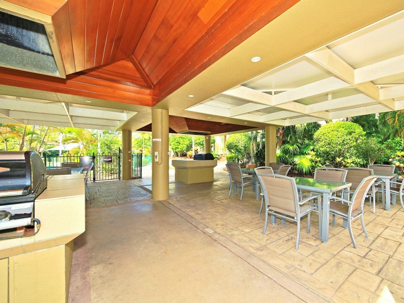 Villa 4 Bradford South Rhode Island 125 Santa Cruz Blvd, Clear Island Waters QLD 4226