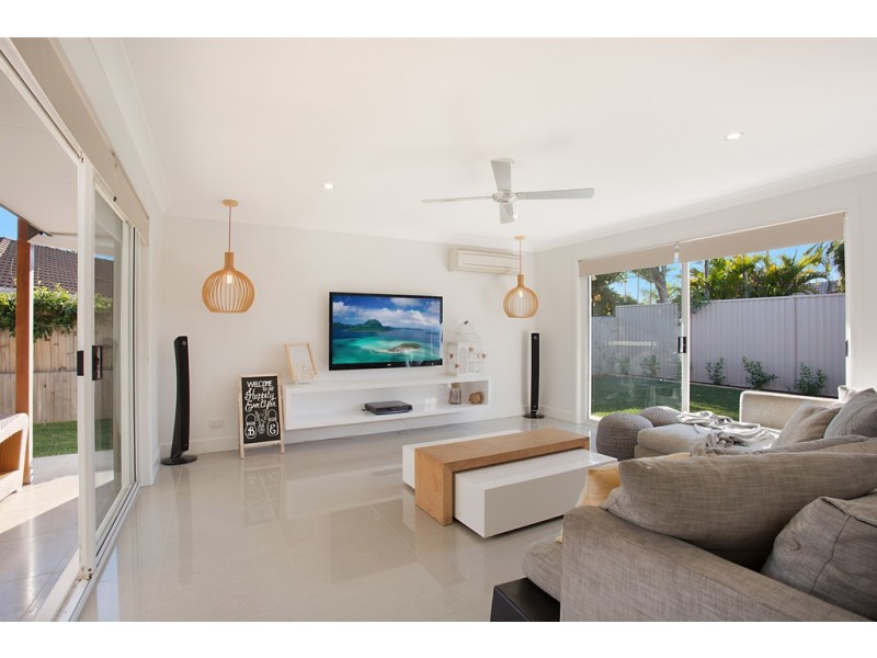 13 Kinglet Street, Burleigh Waters QLD 4220