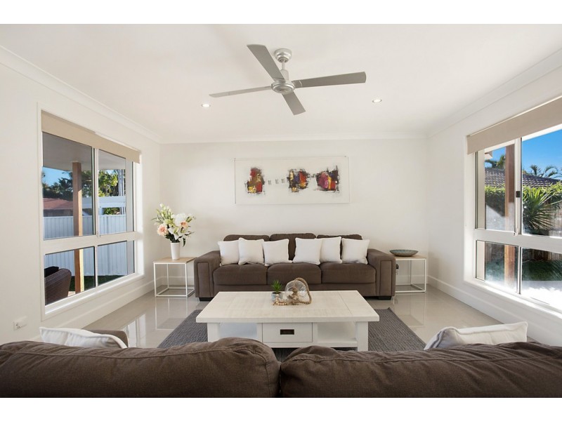 13 Kinglet Street, Burleigh Waters QLD 4220