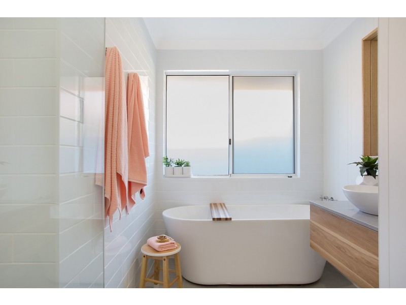 13 Kinglet Street, Burleigh Waters QLD 4220