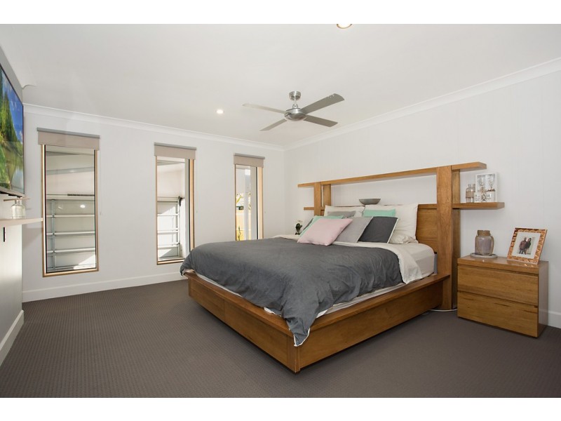 13 Kinglet Street, Burleigh Waters QLD 4220