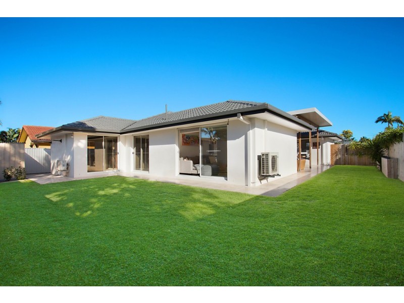 13 Kinglet Street, Burleigh Waters QLD 4220