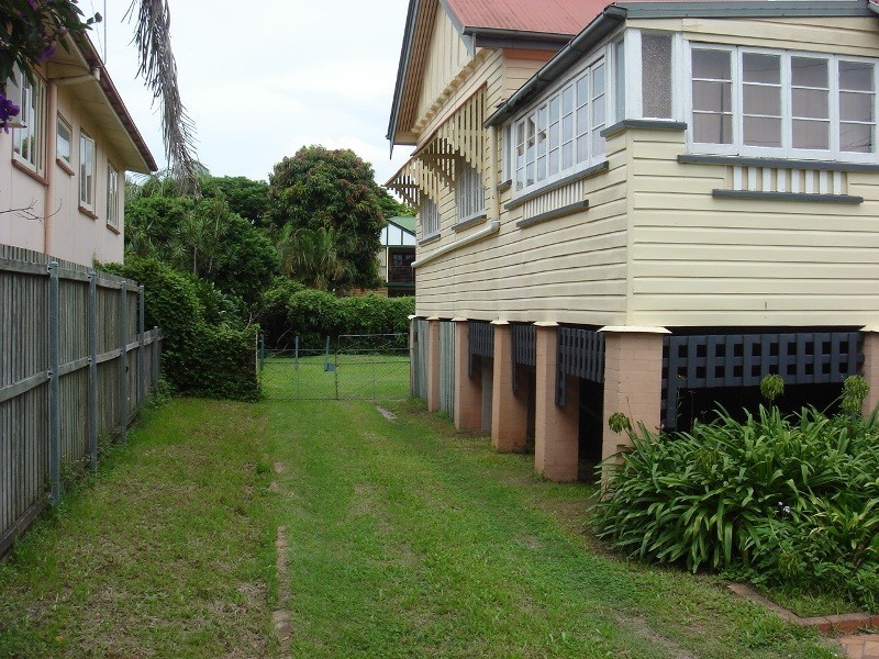 104 Cavendish Road, Coorparoo QLD 4151