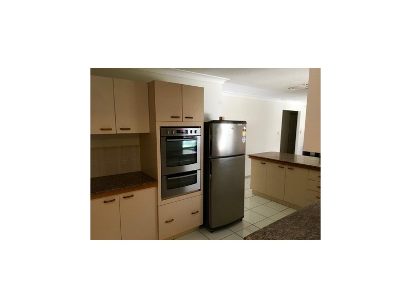 16 Nardie Street, Eight Mile Plains QLD 4113