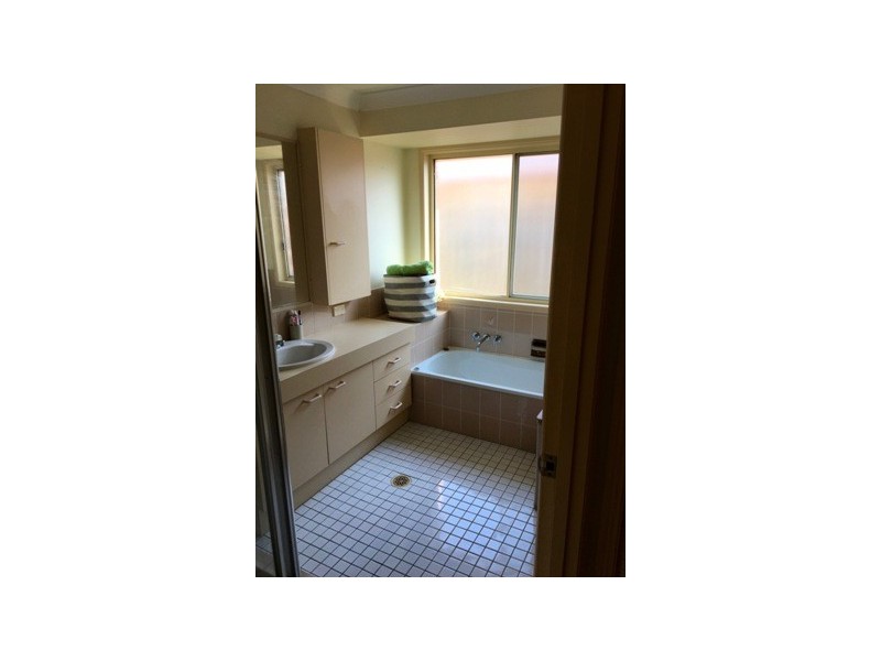 16 Nardie Street, Eight Mile Plains QLD 4113