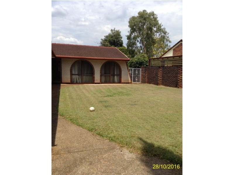 33 Faringdon Street, Robertson QLD 4109