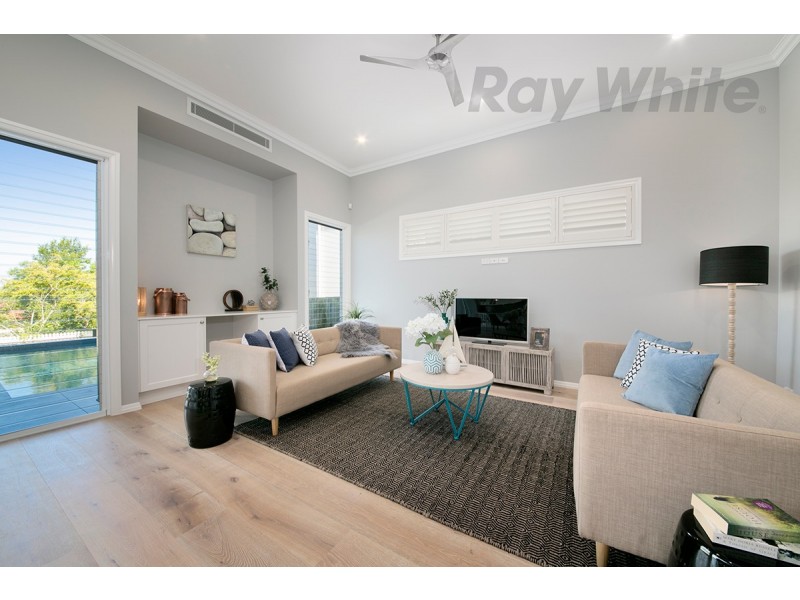 7 Wills Street, Coorparoo QLD 4151