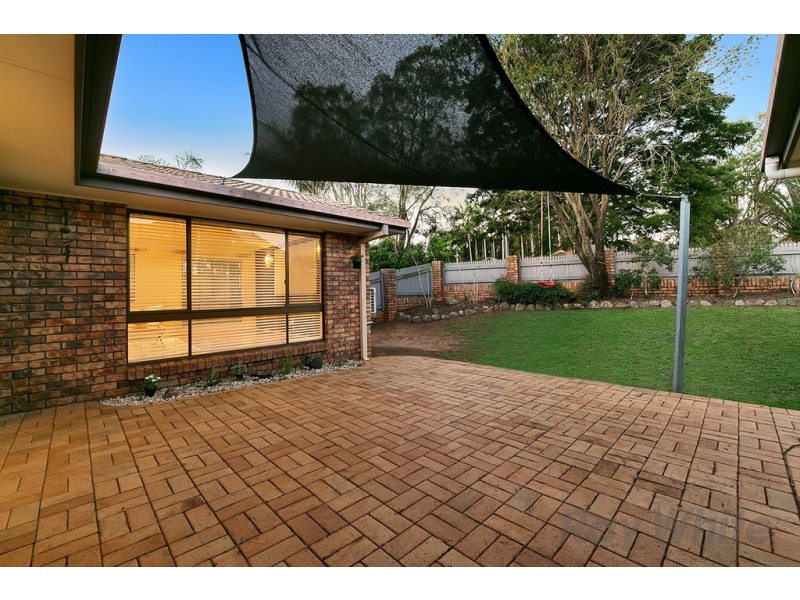 2 Woorabinda Street, Runcorn QLD 4113