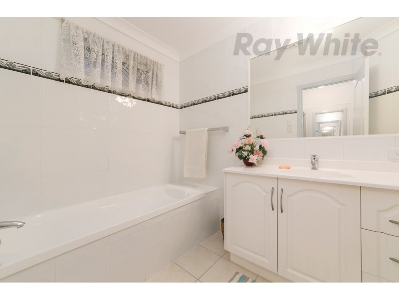 131 White Cedar Circuit, Stretton QLD 4116