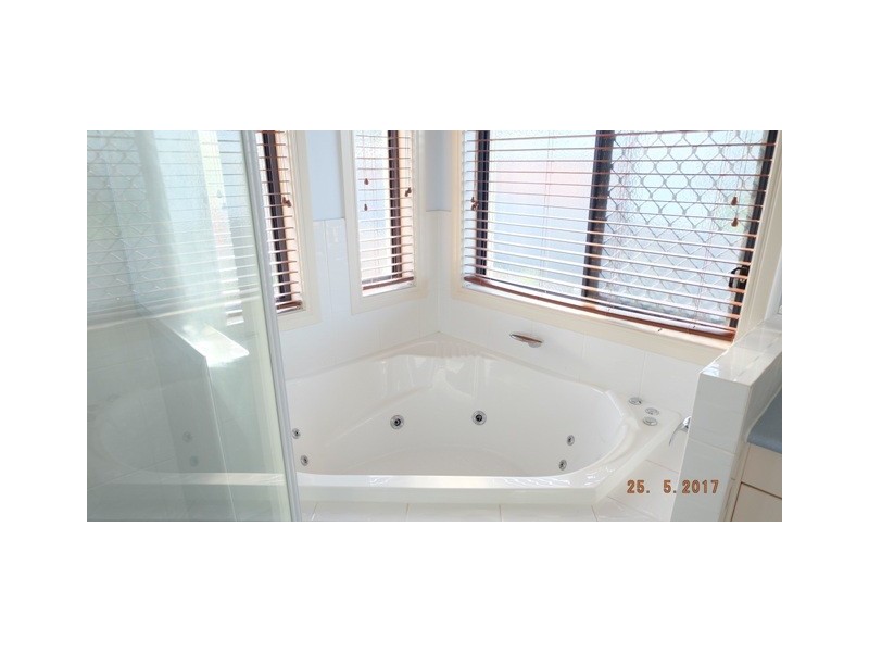 130 Tristania Way, Mount Gravatt East QLD 4122