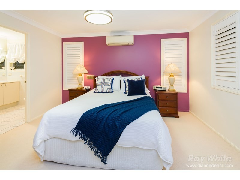 16 Lindeman Place, Eight Mile Plains QLD 4113