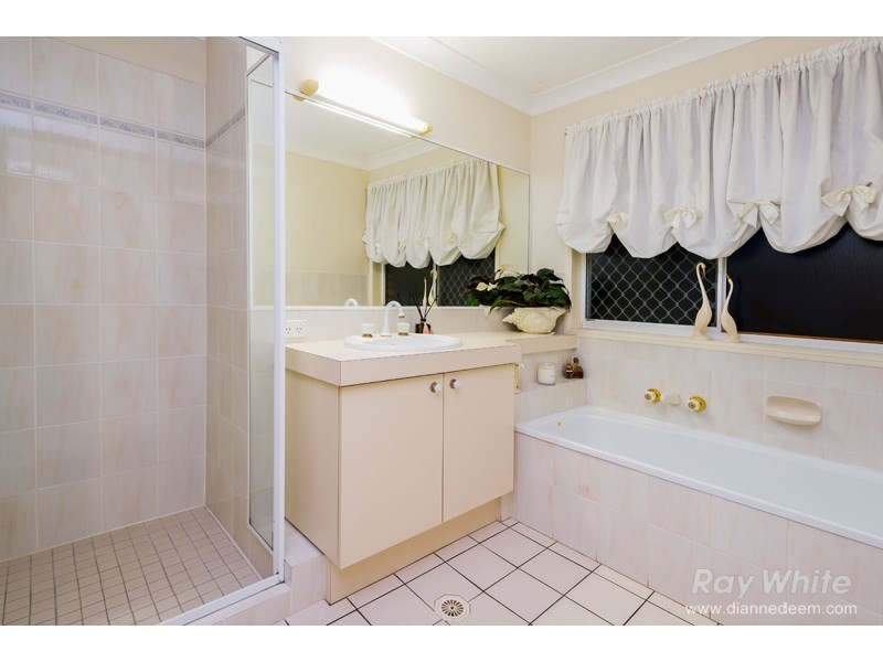 16 Lindeman Place, Eight Mile Plains QLD 4113