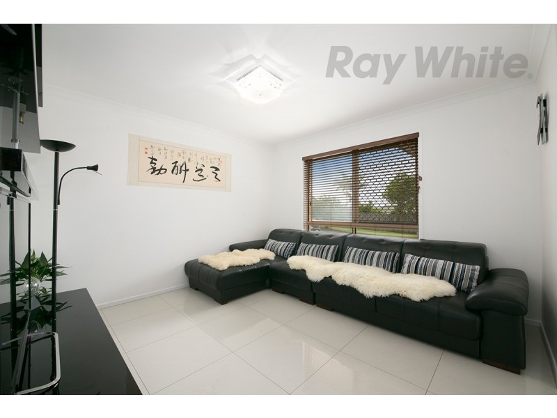 9 Robinson Cr, Runcorn QLD 4113