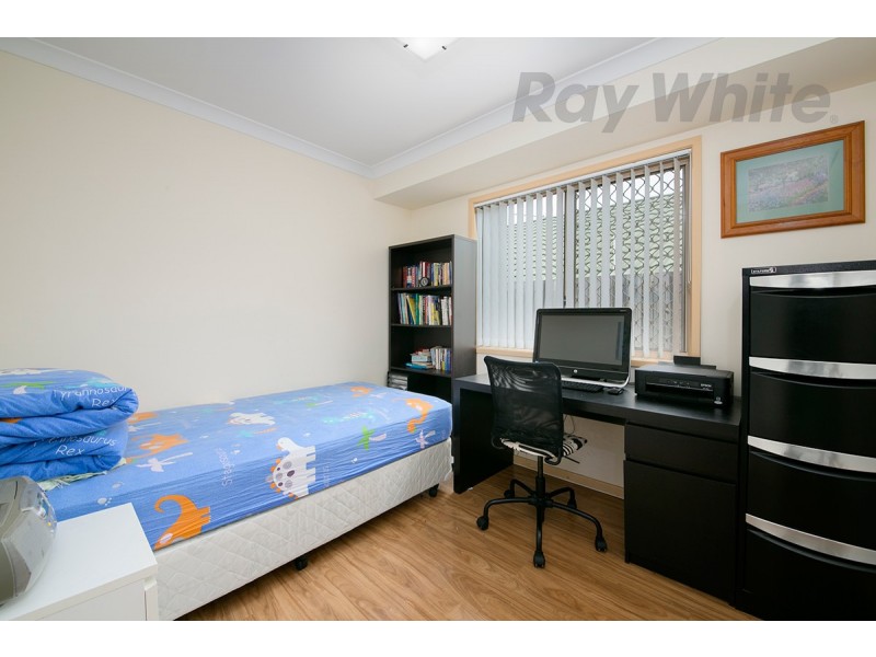 9 Robinson Cr, Runcorn QLD 4113