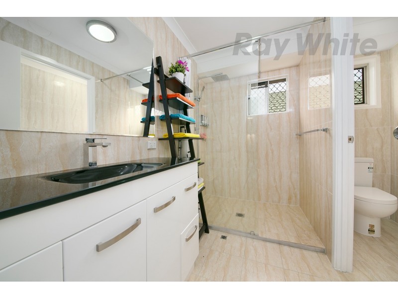 9 Robinson Cr, Runcorn QLD 4113