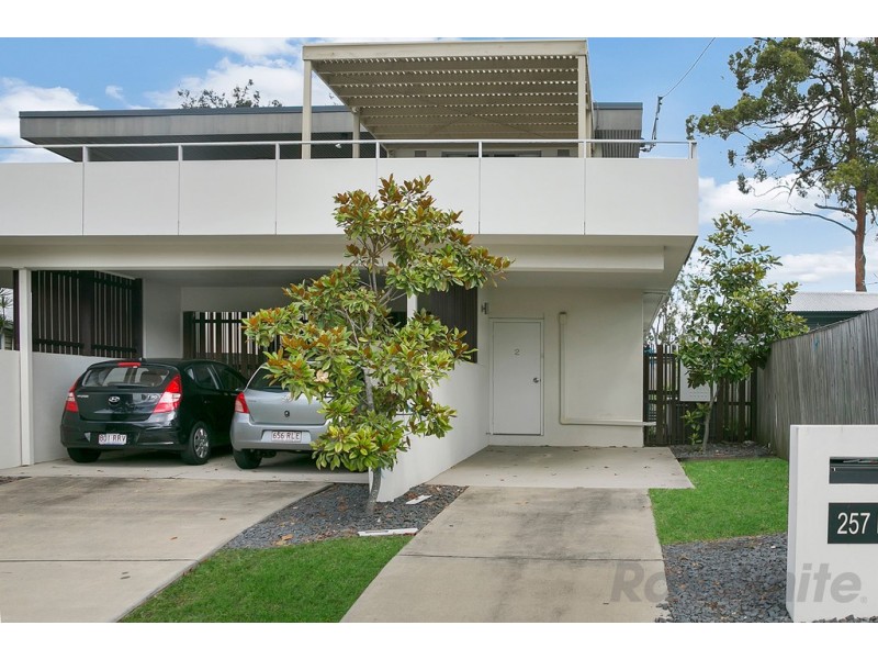 2/257 Hawken Drive, St Lucia QLD 4067