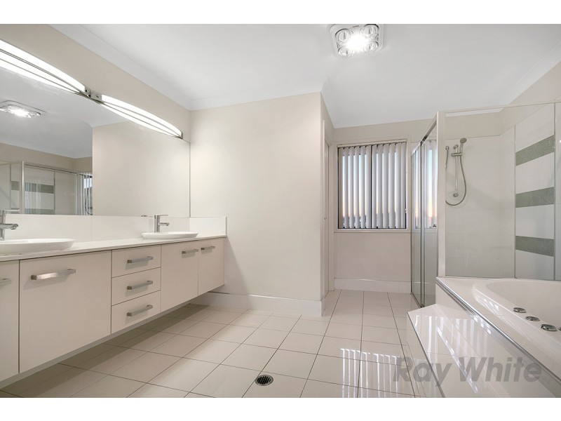 27 Hatia Place, Kuraby QLD 4112